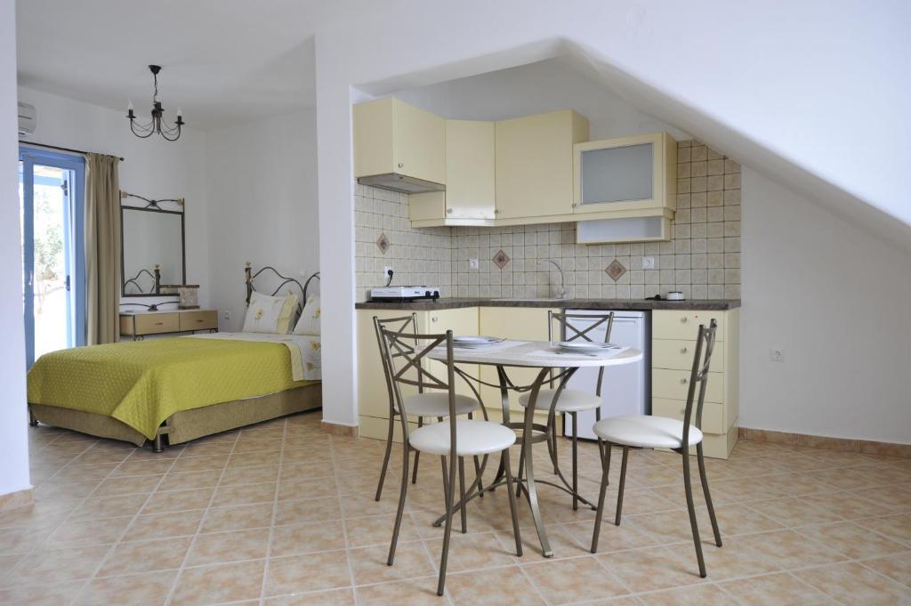 Evita Apartments Aliki  Exterior photo